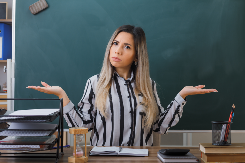 Qual o piso salarial do professor de inglês em 2025